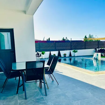 Sofia Luxury With 3 Bedroom With 3 Private Bathroom Villa *