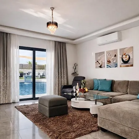 Villa Sofia Luxury With 3 Bedroom With 3 Private Bathroom Emba