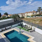 Sofia Luxury With 3 Bedroom With 3 Private Bathroom *