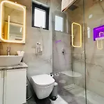 Villa Sofia Luxury With 3 Bedroom With 3 Private Bathroom *