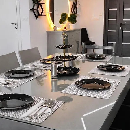 Villa Sofia Luxury With 3 Bedroom With 3 Private Bathroom