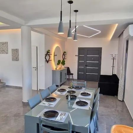 Sofia Luxury With 3 Bedroom With 3 Private Bathroom * Emba