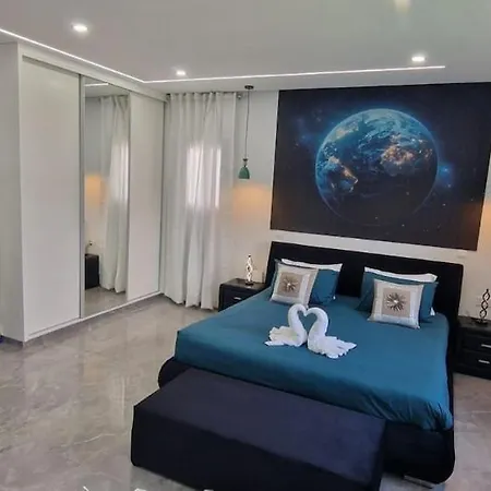 Villa Sofia Luxury With 3 Bedroom With 3 Private Bathroom Emba