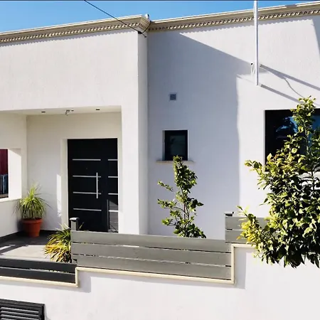 Villa Sofia Luxury With 3 Bedroom With 3 Private Bathroom *
