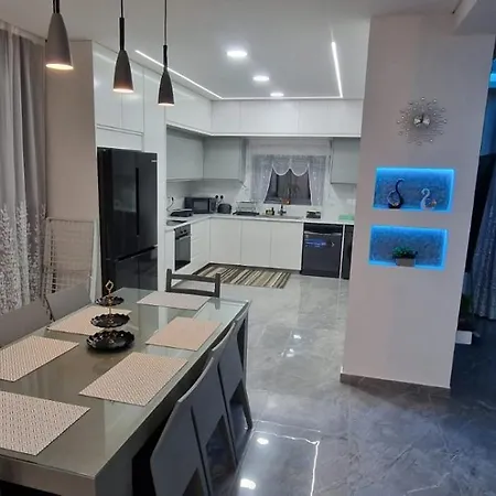 Sofia Luxury With 3 Bedroom With 3 Private Bathroom * Emba